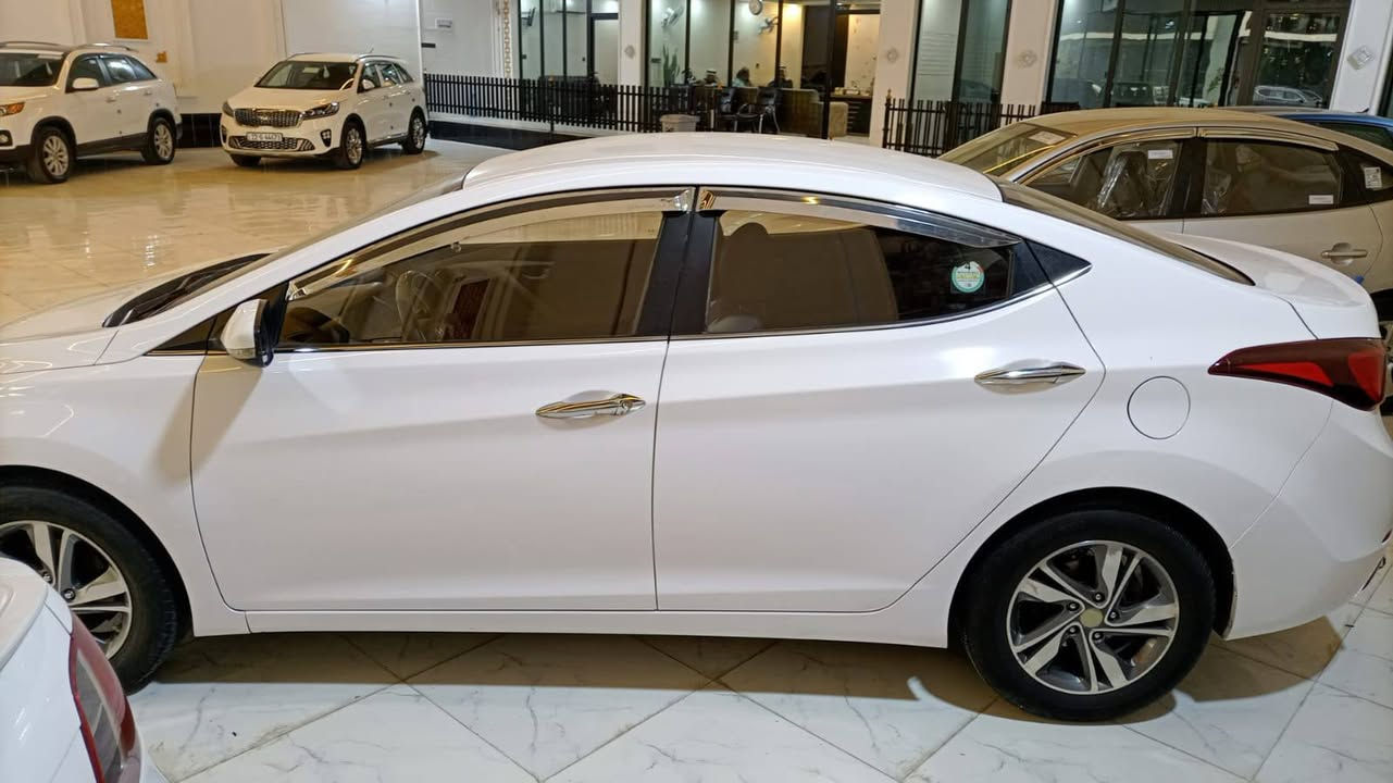 افانتي 2016 بلا صبغ مكينة 16 دوش سيارة جديدة السعر 125 وبيها مجال للاتصال *********** / ***********
