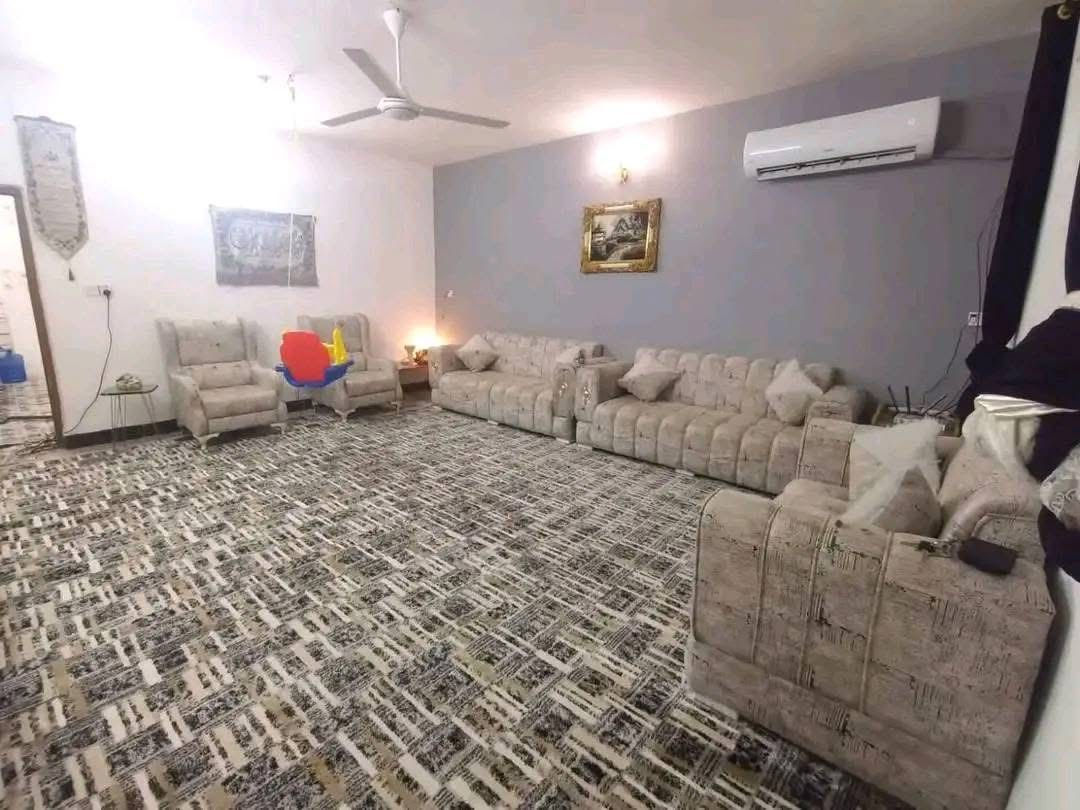 السلام عليكم مشتمل للبيع موقعه التراث شارع مقابيل المستوصف (البيت مدخل واحد)
للاستفسار خاص او ع واتس ***********
