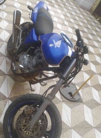 رجاءاً اقره الوصف 👇 السلام عليكم دراجه للبيع نوع بطح CB4  اوراق اصوليه...