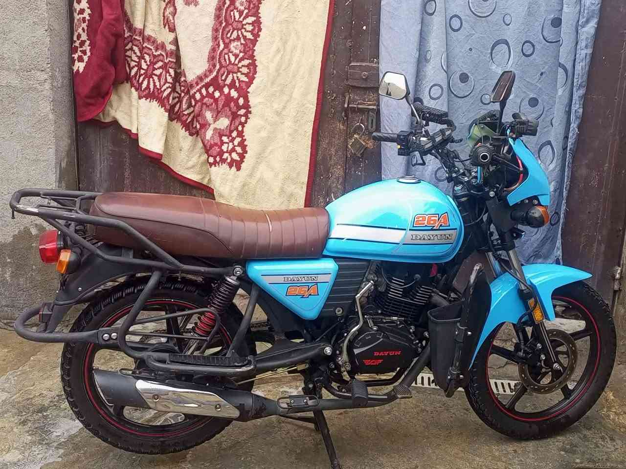 دايوان موديل 2023 نازله 2024
النوع: دايوان
 استعمال شخصي فقط
 المحرك: 200cc
 الحالة: ممتازة 
 إضافات: مزودة بشغلات بسيطه للترتيب والشكل
 الرقم مرقمه كربلاء
 جاهزة للفحص بأي مكان
 مكينه ناعمه 
 السعر:2،400،000 مليونين و400 وبيها مجال *********** واتساب
