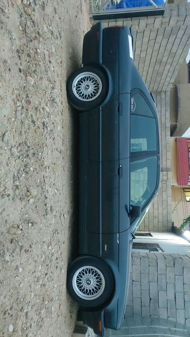 525 عليه مكينه 28 كير عادي
موديل ٨٨
صدر امامي خلفي جديد 
تايرات وياله كلشي جديد 
مكينه 28 كير عادي جدد
سياره بلاديه بدون ضربه بدون معجون
كهربائيات كله شغاله وبلاد 
سياره جاهز بدون نقص
تبريد نقص فقط كلج 
سعره ٥٠ بي مجال
***********
مكانه كركوك
