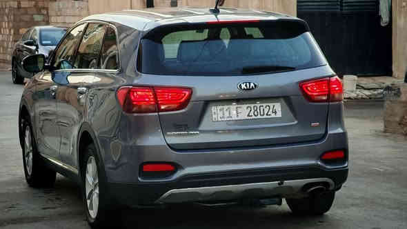 السلام عليكم سورنتو 2020 محرك ٢٤٠٠ .٤ سلندر رقم بغداد محرك كير مكفولات ٧ راكب  قطعتين تبريد ماشيه ٨٨ الف
حادث جانبي باب وجاملغ حادث وبنيد وباب توحيد لون  
المواصفات اشرات مري .. رادارت جميع جهات . تحكم استرين وانظمه سرعه شاشه كامره .  لد امامي . تو ويل . ٧ راكب السعر ١٦٠ قفل قفل مكانه الامين 
***********
***********
