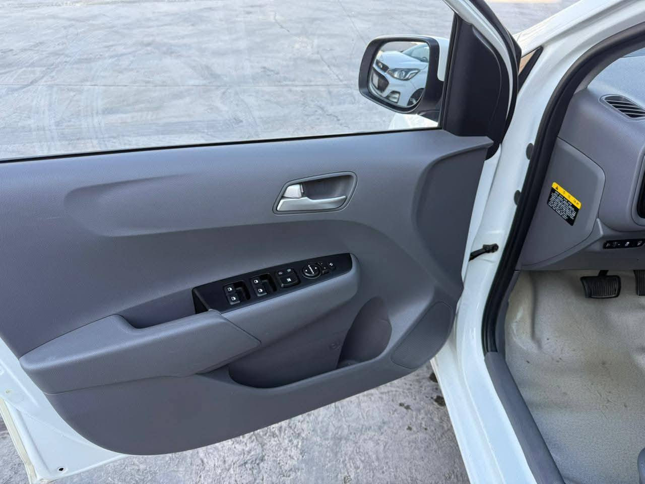 للبيع 
كيا مورننك 
موديل 2021
ماشيه 100km
كشن جلد هيتر و تبريد
رقم دهوك 
بصمه 
مري شفط
شاشه. كامره 
تحكمات ستيرن 
رادار جانبي  امامي
مانع انزلاق
كابون بانزين بيها 
بيها شبر تعديل ع بارد فقط 
مكان السياره موصل 
السعر 💸 98💸وبيه مجال 
التواصل على الارقام 
*********** بيه واتساب
***********
