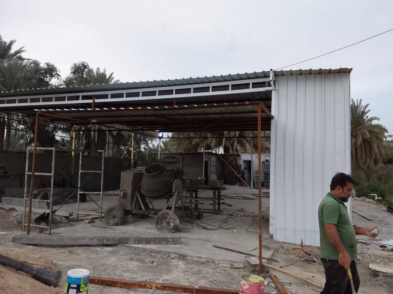 السلام عليكم ورحمه الله حداد متنقل لكافة أنواع أعمال الحداده
سقايق 
كرفانات 
جملونات 
كيسبان 
للاستفسار ***********
