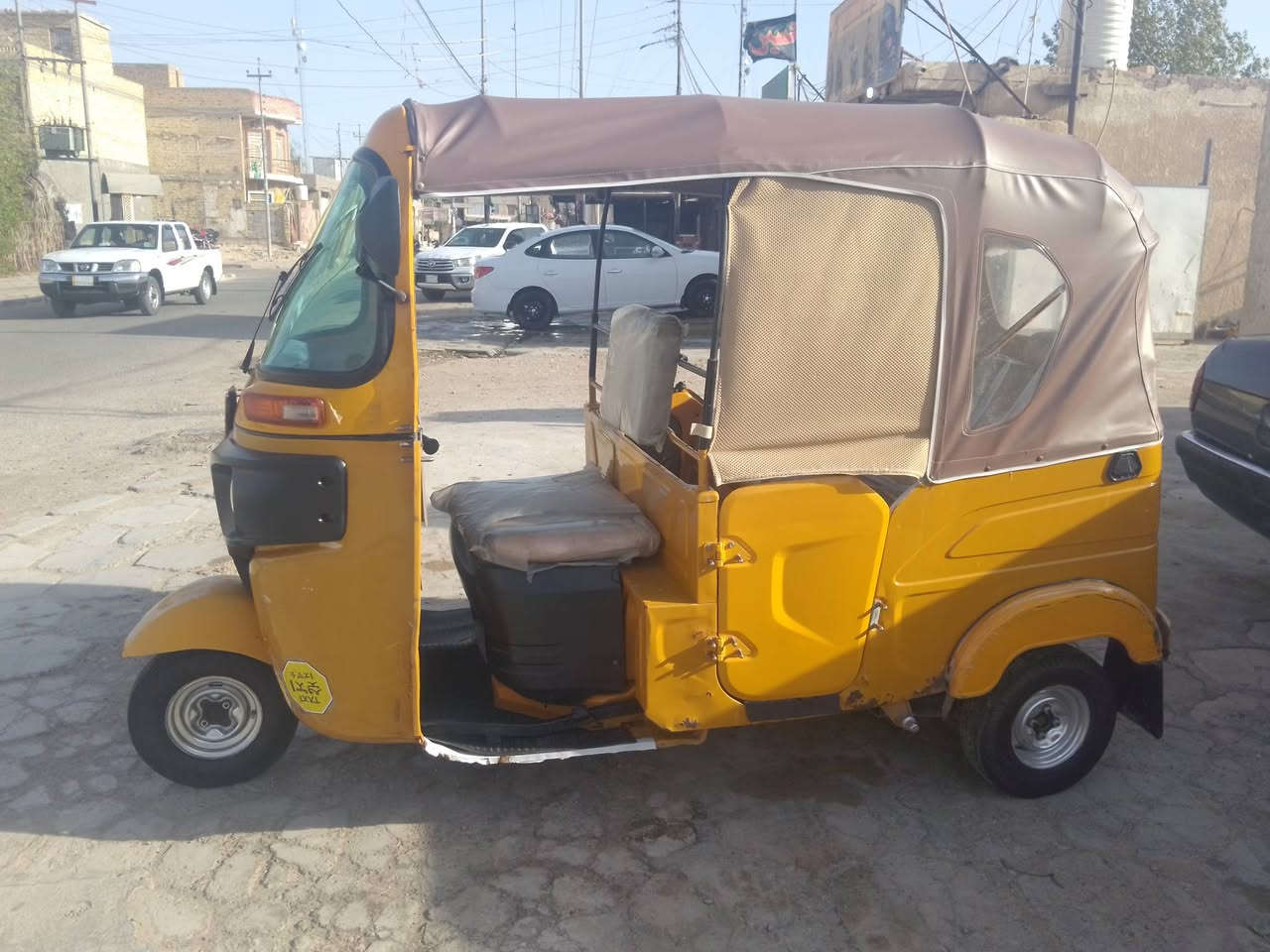 سلام عليكم تكتك البيع ٢١مرقم لوحه وسنويه محرك لا تنقيص ولا تبخير كشر بي بارد بلغد مكاني ميسان العماره حي العسكري سعر ٦٣٠٠وبيه مجال الشراي 
***********
