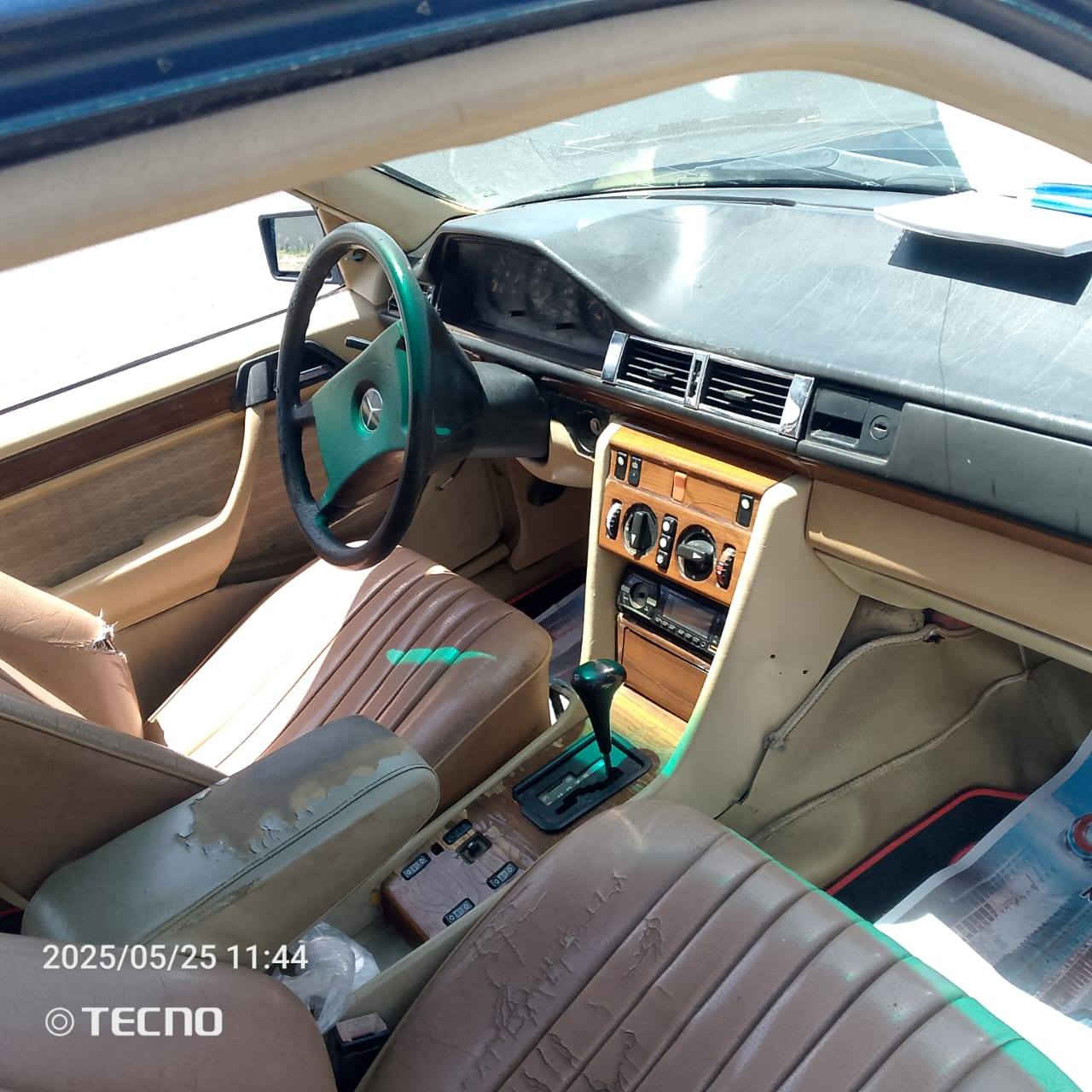 السلام عليكم ورحمه الله وبركاته للبيع فقط مرسيدس موديل 89 رقم صلاح الدين كير  مكينه بطه 
كير مكينه مكفول جاهزه سنويه جديده لل27 
مكان ديالى المقدادية 
السعر 35 وبيها مجال 
ج***********
اخواني الاعزاء مكلف بالنشر بدون مراوس
