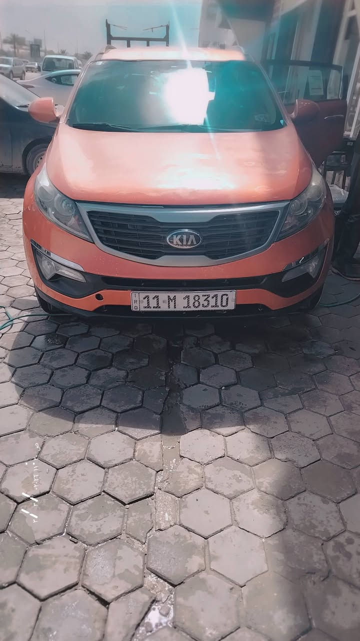 كيا سبورتج خليجي موديل 2013 فول عده بصمه والبنراما فوررر ويل محرك 2400 شاشه كامره حساسات تبريد ثلج حلوه السياره بيه صبغ حزام شررررط كفاله من الكلبه والتجيه صبغ سبب جرررراد القماره مامصبوغه حادثه جاملغ وبنيد فقط لغود شواصي حوض كفاله بسعرر بلااااش.((106 ))مجاله قليل الشرااي يتصل  *********** مكان السياره نجف
