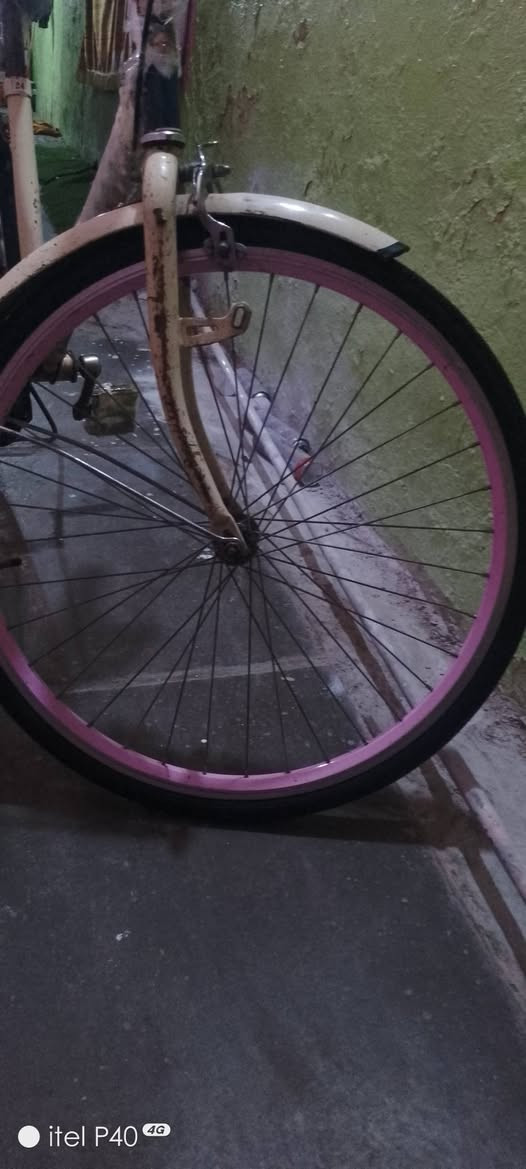 سلام عليكم 
بايسكل بناتي للبيع حجم ٢٤ نضافه 95 من 100. . السعر 35  وبي مجال للشراي الشراي يتصل *********** العنوان بغداد ميدنه الصدر
