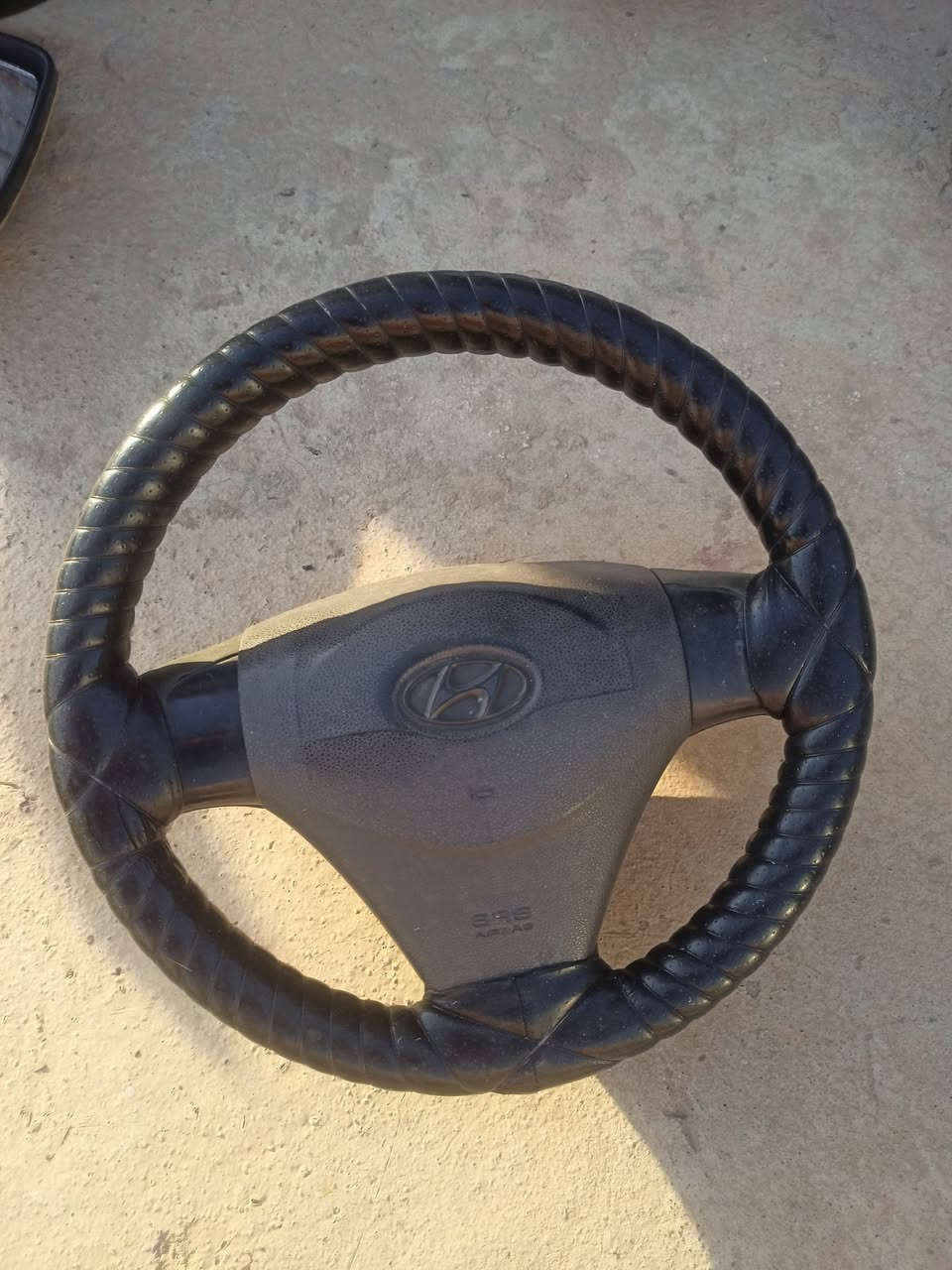 غراض اكسن للبيع 
بوب 2 لون ابيض 
مرايات 2 
دركة ستيرن 
بدنة


**إذا كنت صاحب هذا الإعلان وتريد حذفه لأي سبب، رجاءا أرسل رسالة إلى الدعم الفني**
