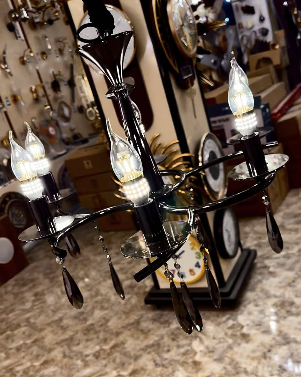 حُضور وَ هَيبة ليس لها مَثيل ✨
 
ثَريا كلاسيك مَلكي حجم 6 أذرع ⚜️
 
. طلاء ثابت ✅
 
. كرستال فاخر و مميز ⚜️

. كوالتي ممتاز ⚜️

. القطر 60 سم ⚜️

. عدد المصابيح 6 ✨

. للأستفسار مراسلة الصفحة 
أو الأتصال على *********** ☎️

. يتوفر توصيل لكافة أنحاء العراق 📍🇮🇶

. مع الأنوار لا تحتار ….. و خلي الكل تغار 😎

#أنارة #ثريات #براكيتات #fyp #ديكور ديكورات
العراق بغداد اكسبلور ترند فخامة أضاءة⁩ انارة لايك الشعب_الصيني_ماله_حل😂😂⁩⁩ explore 
‏Foryou Foryoupage بغداد
