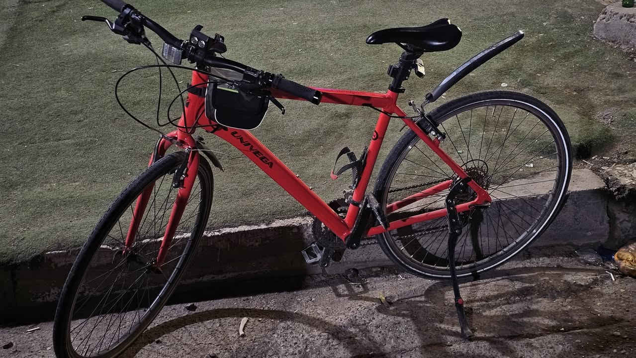 C700 للبيع
بدالة امامي سرعتين
بدالة خلفي ٨ سرعات
حجم ٢٨
ما بي اي نقص مجرد خلل بالويل الامامي 
250 و بي مجال بسيط لان مضطر على فلوسة
***********
مكاني البياع
