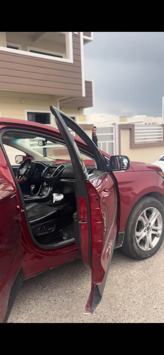 فورد ايدج تيانيوم 2017 محرك 4 سلندر تيربو فول الفول ما عدا الفتحه بيها صبع نصف البونيد وباب السكن الامامي بدون اي دواخل شواصي مكفوله مكانها كركوك وبيها بطاقة بانزين سعرها 114 للاستفسار *********** كركوك, العراق
