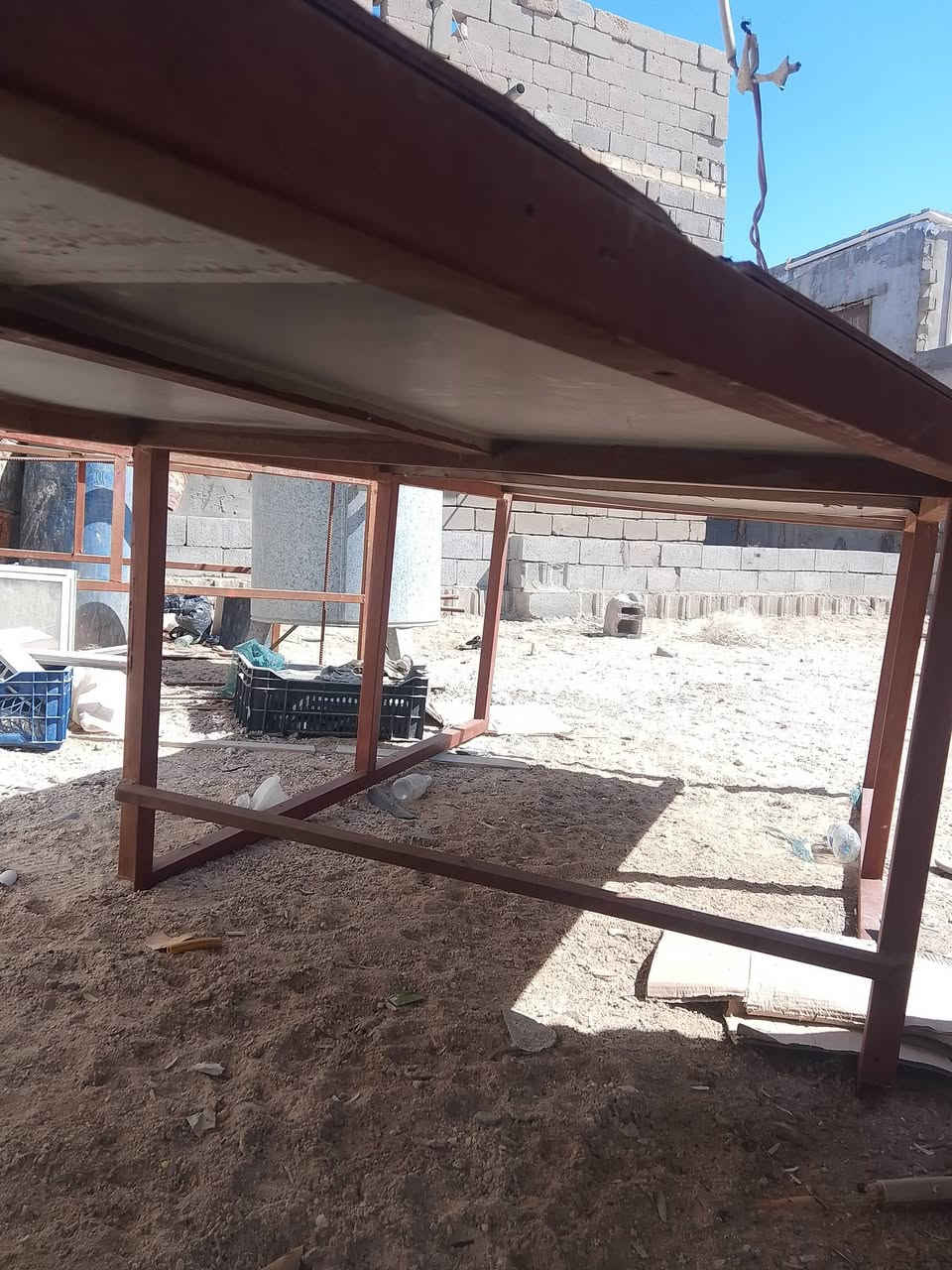 سقيفه مال ستوته البيع حلوه كاعده ويه الستوته خفيفه ثنين يشلونه او حديده قوي مابي  زنجار اوخياس المكان بصره كرمت علي سعر 50اوبيه مجال ***********
