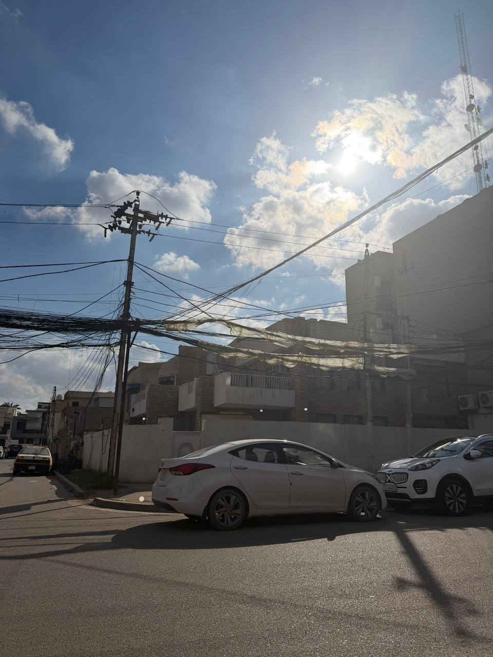 🏠 بيت ركن للإيجار (سكني / تجاري)
📐 المساحة: 300 متر
🏢 طابقين
📍 موقع ركن مميز
🛏 4 غرف نوم
🛋 صالة
🍽 مطبخ
🚿 خدمات كاملة
📌 الموقع: بغداد – السيدية – مربع الاقتصاديين
🛣 على شارع آمن ومناسب للاستثمار
🔑 يصلح سكن عوائل أو تجاري (شركات، مكاتب، عيادات)
📞 للاستفسار:
***********
***********
