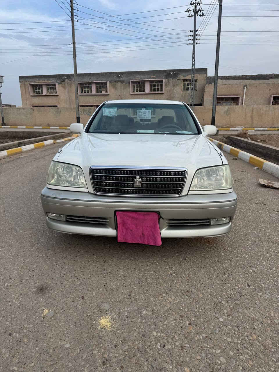 جنون ادوات دخول جديد حاويه مكفوله كفاله عامه 
     مامستخدمه سياره مااماشيه (سياره كارتون)
          3دكم
 محرك ديفور جبير  
حداديه تايرات جددد           
 تبريد ثلج برده خلفيه 
ستيرن كهربائي كشنات كهربائيه 
 جاهزه سياره مابيه ايي نقص 
السعر 70 وبيه مجال
 المكان سياره العماره      تصل ***********
