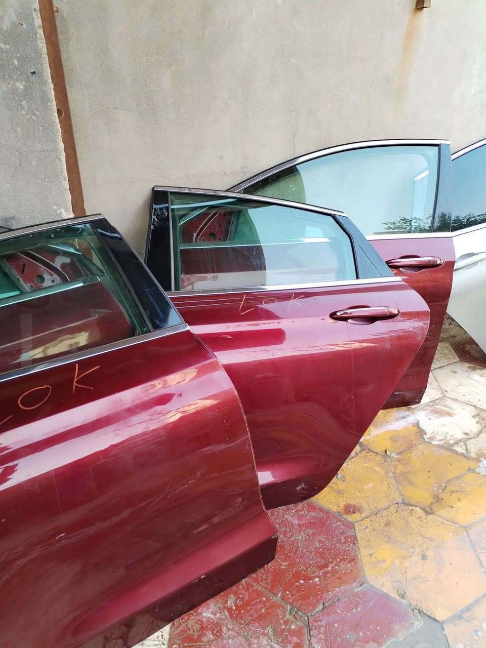 السلام عليكم رمضان كريم تحيه للادمن حبايب گلبي وصلتنه أبواب سي ٢٠٠ موديل ١٧ مال فول وسلفر ودوس مكاين جام مكاني ديوانيه ***********
