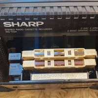 مسجل راديو كاسيت ستيريو من ماركة شارب (Sharp) طراز WQ-T234 يعتبر قطعة ...