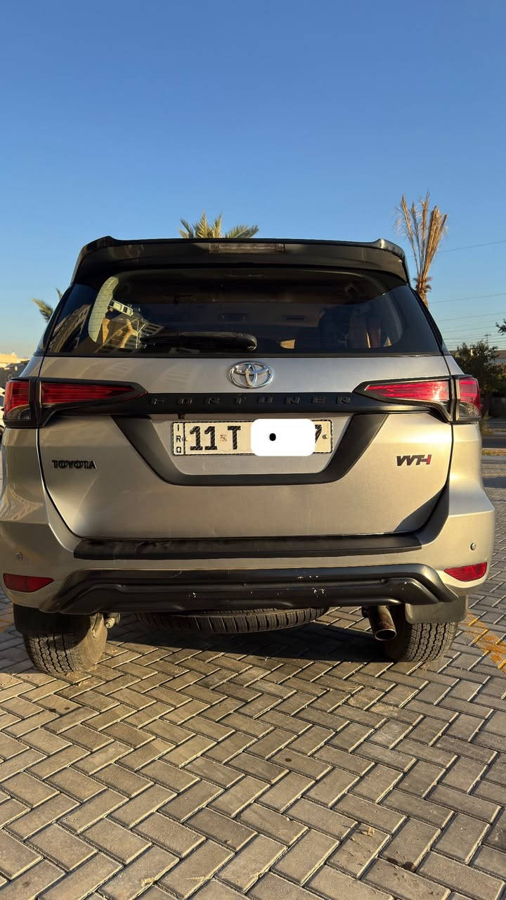 السلام عليكم ورحمة الله وبركاته 
فورچنر 2016 خليجي 
مواصفات
حساسات خلفي امامي
تحكم ستيرن  
كامره خلفيه دواره 
تو ويل 
تبريد مركزي 3 قطع 
مكينه 2.700    4 سلندر 
دواخل مخمل 
نظام ECO
نظام POWER 
الممشى -  190 الف كيلو 
قطعه واحد صبغ فقط 
 رقم بغداد تحويل مباشر 
رقم جديد  
السونار مرفق بلمنشور
للأستفسار/ ***********
