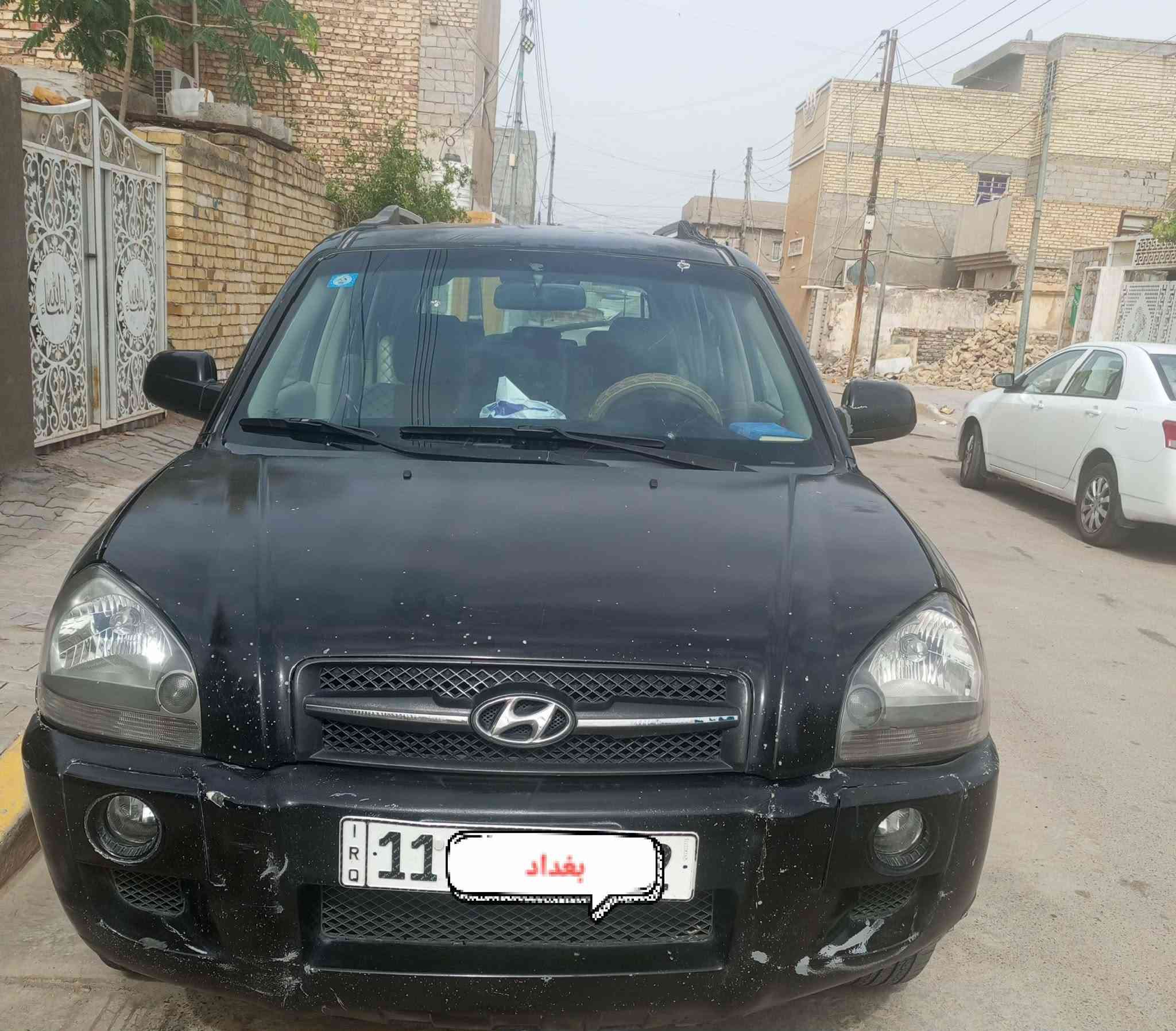 السعر ٨٥ وبيها مجال سلام عليكم توكسان ٢٠٠٧ وارد امريكي حادثها جاملغ وبنيد وشوي من باب الصدر  تعديل بالداخل بدون جوي ولاصبغ ولامعجون تعديل فقط مكينه ٤ لسندر خيرمن الله  تبريد ثلج حداديه فول تخم تاير باسمي بغداد انكليزي  ‎*********** بغداد الحسينيه
