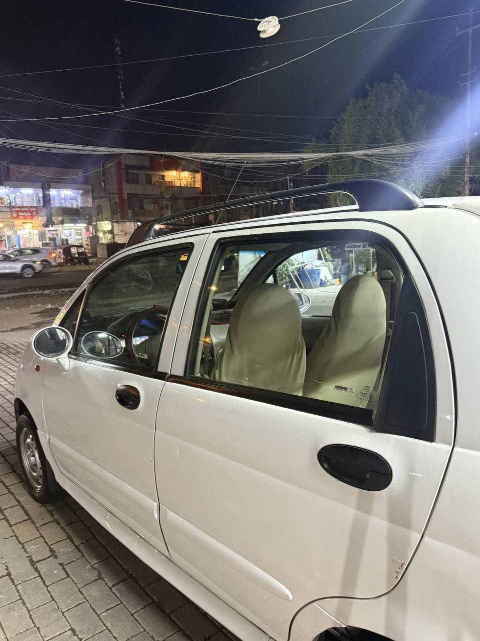 كيو كيو  QQ     موديل 2013
كاملة مناقصة اي شي حدادية جديده كير محرك ومنظومة كله جديده تدفئه تبريد ثلج تخم تايرات جدد كهربائيات شغاله كله شادله داش كام وسنوية لل 2030 وباسمي 
السعر 36 مجال قليل 
للاستفسار / ***********
مكان بغداد
