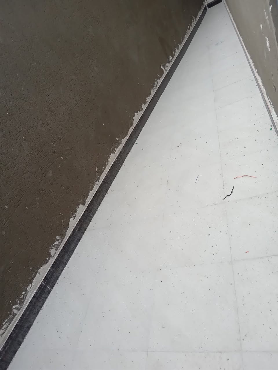 خلفه سيراميك ارضيه جدران شغل درجه اولى وأسعار مناسبه ***********
