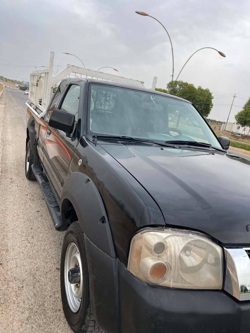 پیکاب نیسان 2002مەکینە بەخ گێر مەکینە دەبل گێر ئەکسل خرامە تحویل وەکالە هەموی بشرتە 4تای نوێ لەسرە 1دینار مسرفی نیە هەموو گیانی بشرتە سنەوی تازە خلاس بوە سیارەکە بۆ جوانی پەمپ کراوە  جەمپیکی زۆر خفیفی پێشی هەیە مشتری تەلەفۆن بکە جوابی جات نادەمەوە شوێن هەولێر ژمارە  *********** أربيل, العراق
