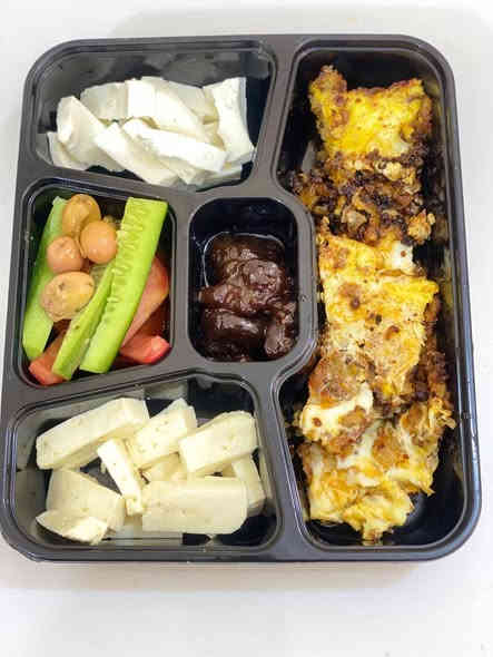 مطبخ وماكولات تينه مطبوخ بكل حُب
كادر نسائي متخصص
وجبة فطور يوم الاحد ١١/٢٣
شوربه بـ١٥٠٠
تشكيلة اجبان بـ٥
بيض بالدهن الحر بـ٢
طماطه وبيض بـ٢٥٠٠
مخلمه بـ٣
كباب عروك بـ٣
كبة برغل بـ٣
بورك بـ٣
صينية مشكل بـ٥
للحجز والاستفسار خاص واتساب
*********** اثير
*********** اسيا
عنوان المطعم طوريج حي الضباط مقابل كهربائيات ضوء القمر مجاور عالم الطبيعه
