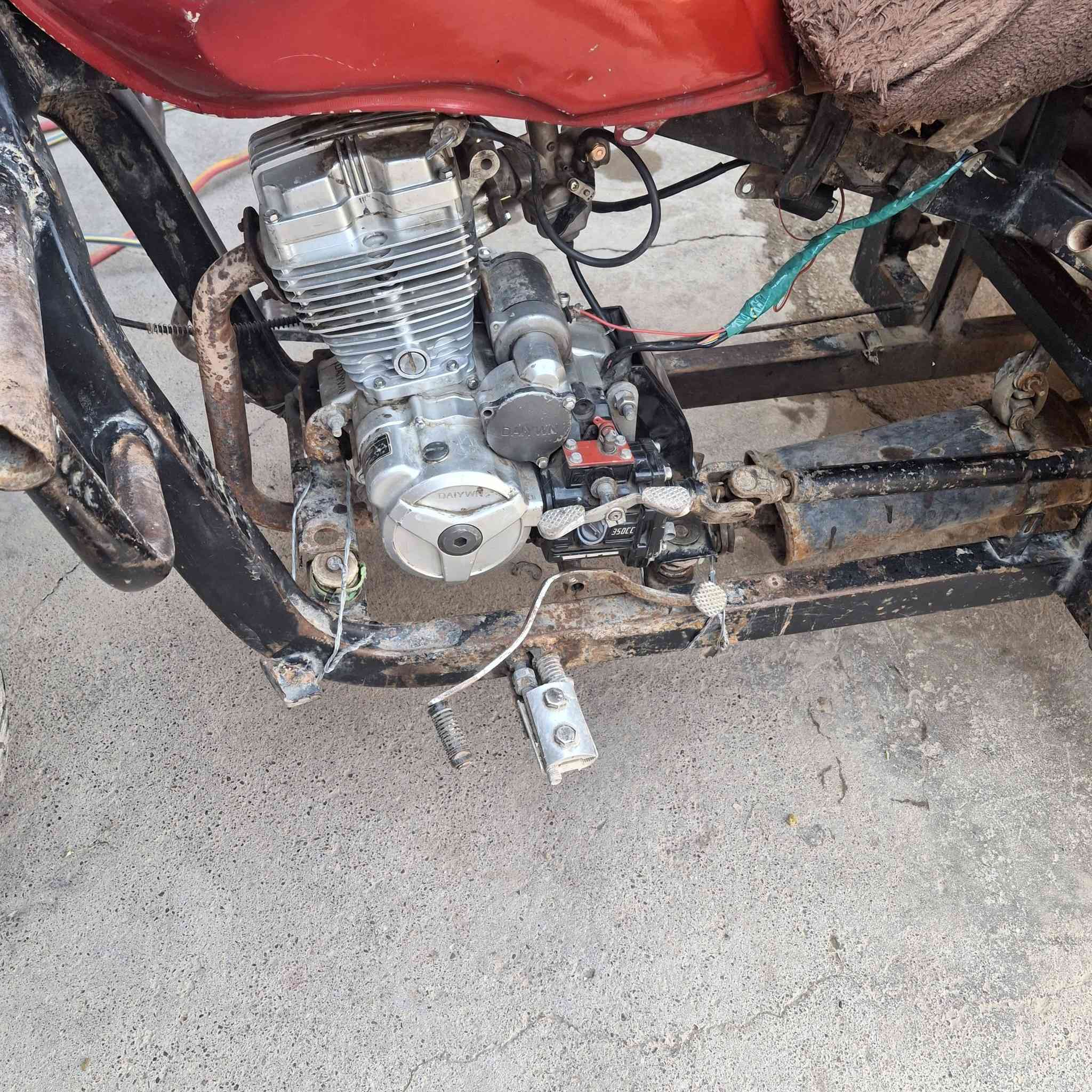 لسلام عليكم ستوته ام تي ار للبيع مكاتبه فقط مكفوله من سريقه وللمراوس السعر ٧٠٠وبيه مجال المو شراي لا يتعب روحه وهاذ رقمي *********** مو دامن متواجد فيس الاكثز سيم كارت يرادله بس شيالات وضفيره الستوته شغاله ربط مباشر كامله ومال عيشه يعني تخسرلك ٣٠الف فقط ضفقيره وشيالات
