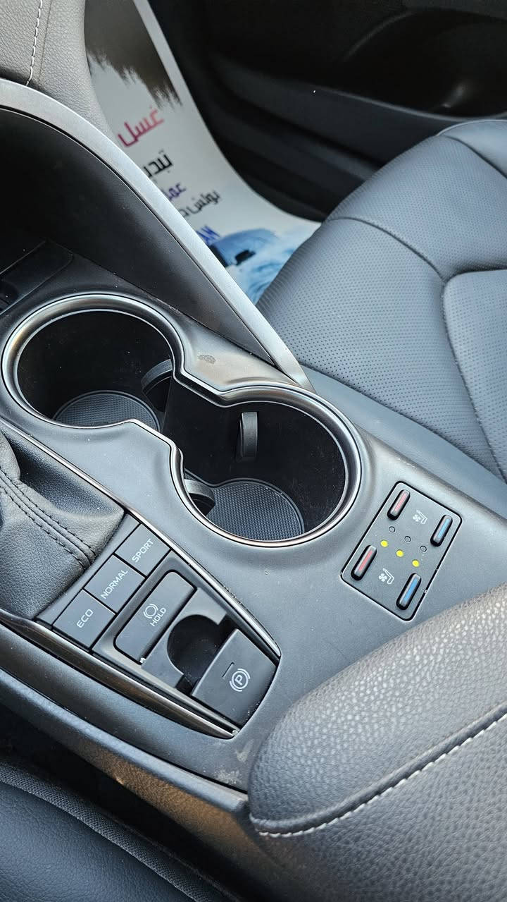 السلام عليكم
كامري للبيع فقط اعلى فئة فول للاخير ٢٠٢٤ اخر نسخة بانزين ماشية ٨ الاف سيارة جديدة جدا جدا قطعتين صبغ فئتها xse بلس مواصفاتها 
شاشة كبيرة بانوراما ويل ١٩ شاحن لاسلكي اضائة محيطية قطعتين تبريد ٤ كامرات حساسات أمامية وخلفية مع اوتو ستوب كل جهات  رادارات ٣٦٠ داتا شو تدفئة ستيرن تدفئة وتبريد بالكشنات كشنات كهرباء لايتات أمامية وخلفية لد بصمة تشغيل عن بعد شفتات ستيرن اوتو لايت ومواصفات هواي كلش 
 السعر بدون لوحات رقم فحص دخول جديد بسعر ٢٣٥ ورقة 
للإستفسار 
***********
