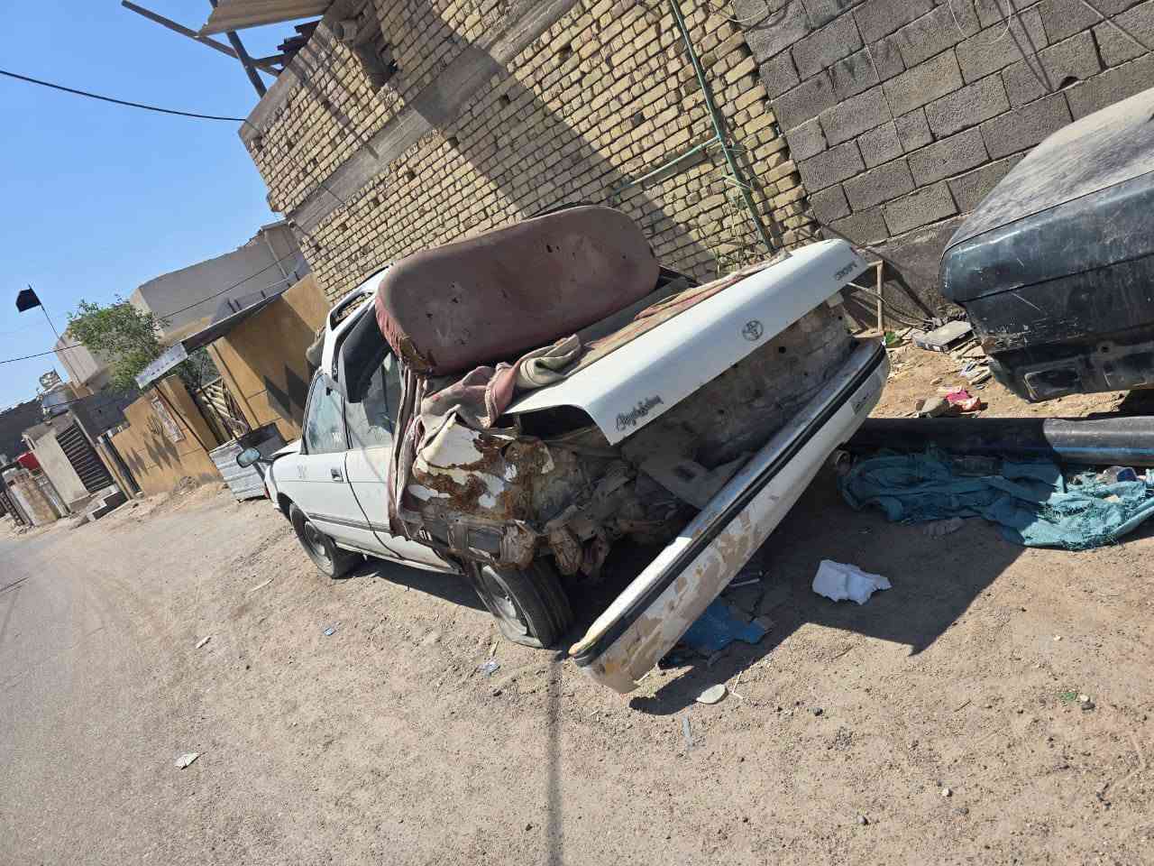 السلام عليكم سيارات ثنين للبيع ارنب ابيض وارنب لون نيلي الارنب النيلي ادوات والرنب البيض أصولي للبيع السعر 35 وبيهن مجال رقم الهاتف***********/***********
