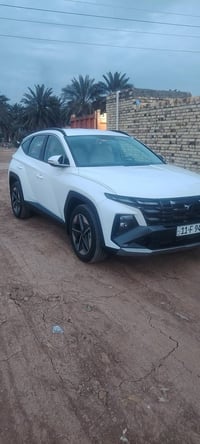 سياره للبيع موديل 25 توسان مقفوله كفاله عامه رقم بغداد ماشيه 1700 (078...