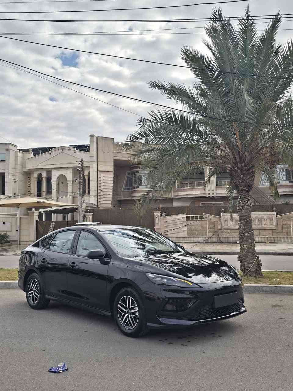 🔥🔥سيل 5 موديل 2025 مواصفات 🔥 🔥
                🔥🔥السعر ولا غلطه  🔥🔥
          
((((((.شاحنه اصليه . أرضيات اصليه . بصمه + كارت . وباقي الملحقات 🖤))))))))————————————————————————————-
🚗تصميم عصري.. أداء اقتصادي.. وتقنيات المستقبل بين يديك
 
المواصفات // 
داخل جلد ابيض . حساسات . رادارات . نسخه 2100 كلم . 
شاشه مع كاميرا  .ويل كب نيكل . وباقي التفاصيل .معروفه 

...اخوان السياره زيرو مرقم بغداد كامل مشدودلها لوحات رقم شبه المميز بدون لا دلاليه ولارسوم تحويل 
اكرر السياره زيرو ماشيه على كد الترقيم فقط 
السعر  20.000.000 مرقم كامل شامل رسوم 
والي بل معارض جاي يعرضون 20 مليون بدون ارقام وتلحك دلاليه وعقد مروري 
للاستفسار اكثر اتصل ***********
العنوان بغداد الكرخ 
واسف على الاطاله
