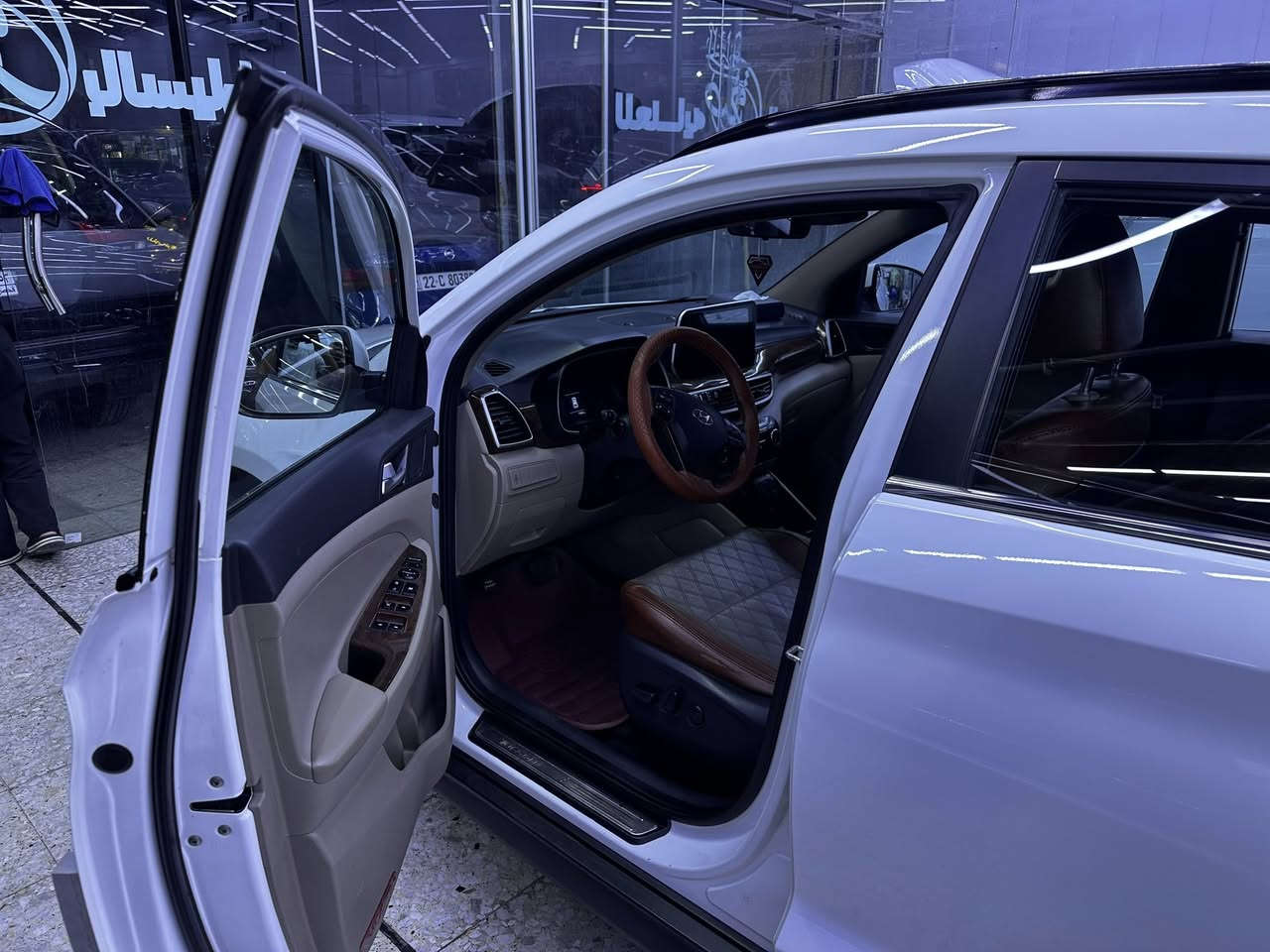 توسان خليجي 2020
ابيضّ 
رقم بغداد 
مكفوله من صبغ وظربه فقط تكحيل دعاميه وكما هو موضح في الفيديو
وكالة الكاصد
ماشية 100 الف قابل للزياده 
بصمة 
مري شفط 
أشاير بالمري 
كرسي كهرباء 
مثبت سرعة 
حساس 
كاميرا خلفية
وباقي المواصفات الأخرى  السعر 210 ورقه يعني (21,000$) وبيها مجال بسيط مكان السياره بغداد بأسمي السياره شرط احول ثاني يوم البيع رجاءاً 

***********
