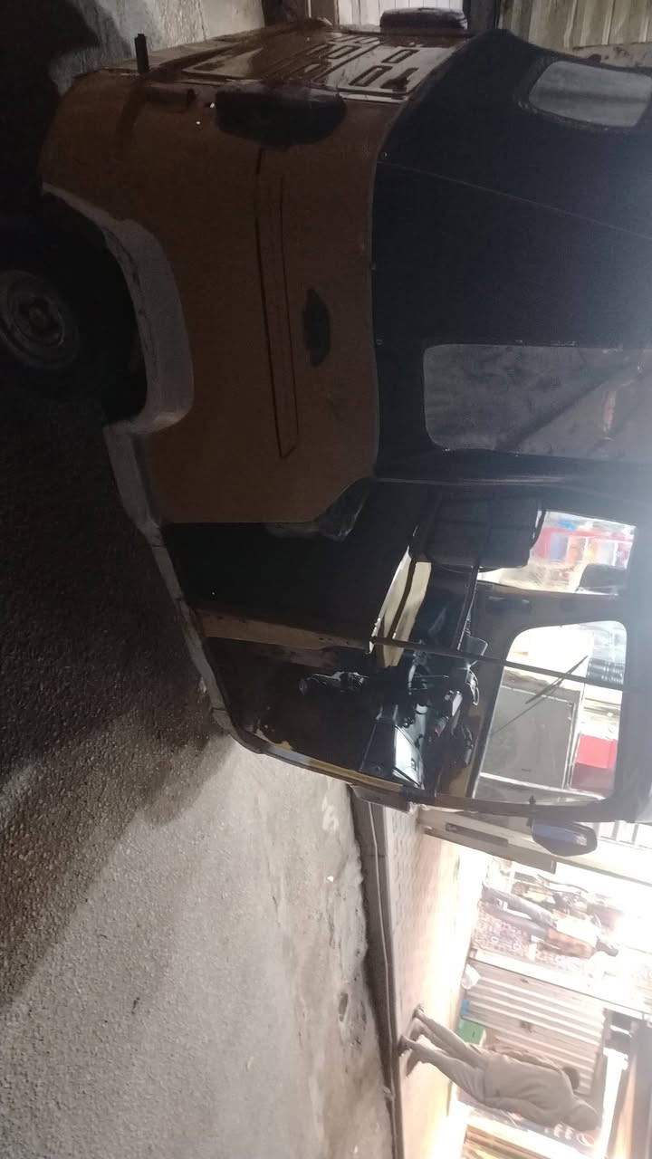 سلام عليكم تكتك للبيع تي في اس مديل 2016داخلة بل 17مكينة 2021نضيفة اكسل نضيف اوراق صولي كهربائيات كلهة شغالة كلجات جديد بنزات جدد تكتك كاملة مابية اي نقص احلة من صور سعر2800وبيهة  مكاني بابل اسكندرية ***********
