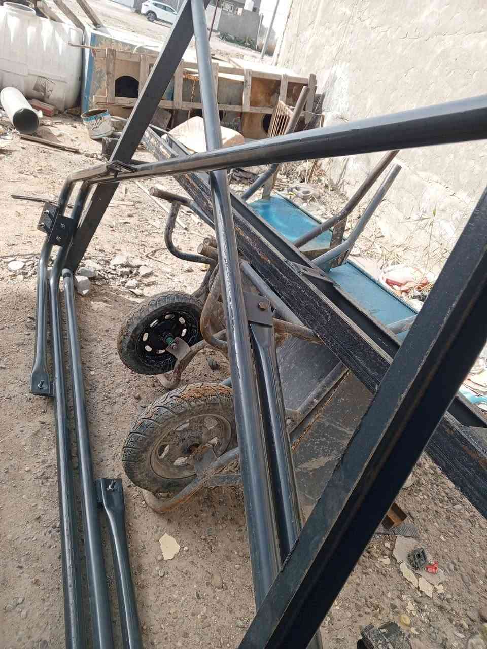 عندي ونج للبيع كامل سكلة وعرباين موطور ٣٠٠كيلو السعر ٤٥٠ قفل بغداد التاجي  ***********
