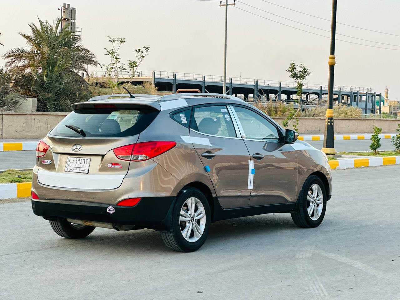 السلام عليكم 

للبيع توسان خليجي موديل 2012 حره بسمنه بيها قبق جنده ابدل ورشات صبغ مكفوله من صبغ العام والحزام والكص والعيب الشرعي نص فول مكينه 2000 دوش جهازه الاخير كير محرك تبريد حداده ما ناقصها اي شي
مكان السياره الناصريه  السعر 100 وبيها مجال
الانتصال ***********
