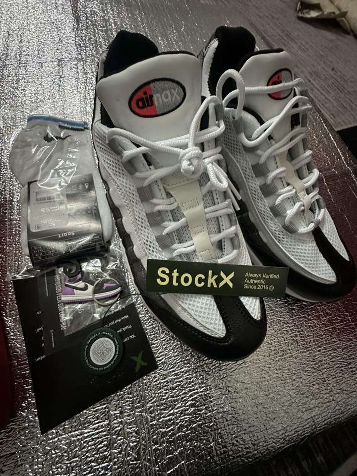 السلام عليكم أغراض جديدة و متنوعة الي يحتاج يراسلني أو يتصل ***********///*********** وحياكم
