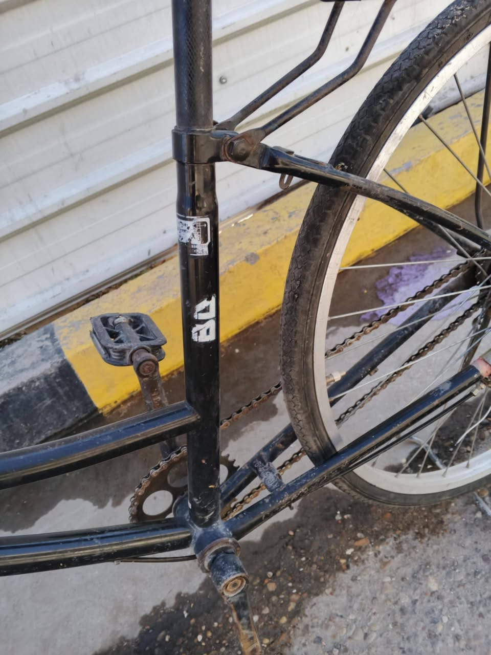 ***********السلام عليكم بايسكل بناتي ياباني حجم 26تايرات وجوابه جدد بريكات شغاله خلفي وامامي سرج قلاب ب35وبي مجال بسيط مكاني بغداد حي العلام  تقاطع الدرويش
