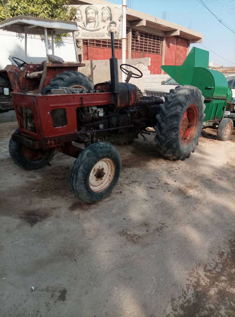 السلام عليكم من رخصة مدير الكروب مكينه عنتر شغاله محرك جديد مع مثرامة شغل درجه اوله السعر ست ملاين العنوان حله قرب السيد عبد الله الفارسي للاستفسار ***********
