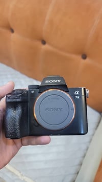 كاميرا سوني A7III • مع عدسة