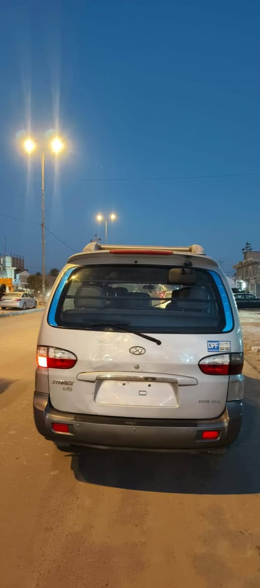 السلام عليكم ستاركس للبيع موديل 2007 السياره بلاديه بس شواصي بيهن تعمير مكينه وكير مكفولات السعر 75 وبيه مجال *********** بابل الحمزه الغربي
