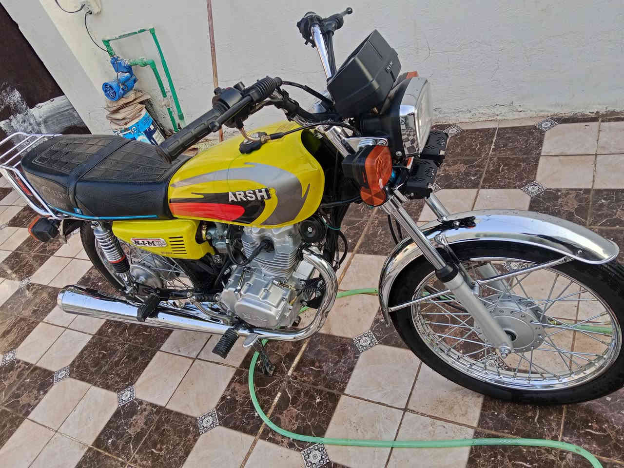 سلام عليكم 
دراجه اربع كير مديل 2025 اصولي 
سعرها 950 
مكاني نجف عباسيه 
***********
