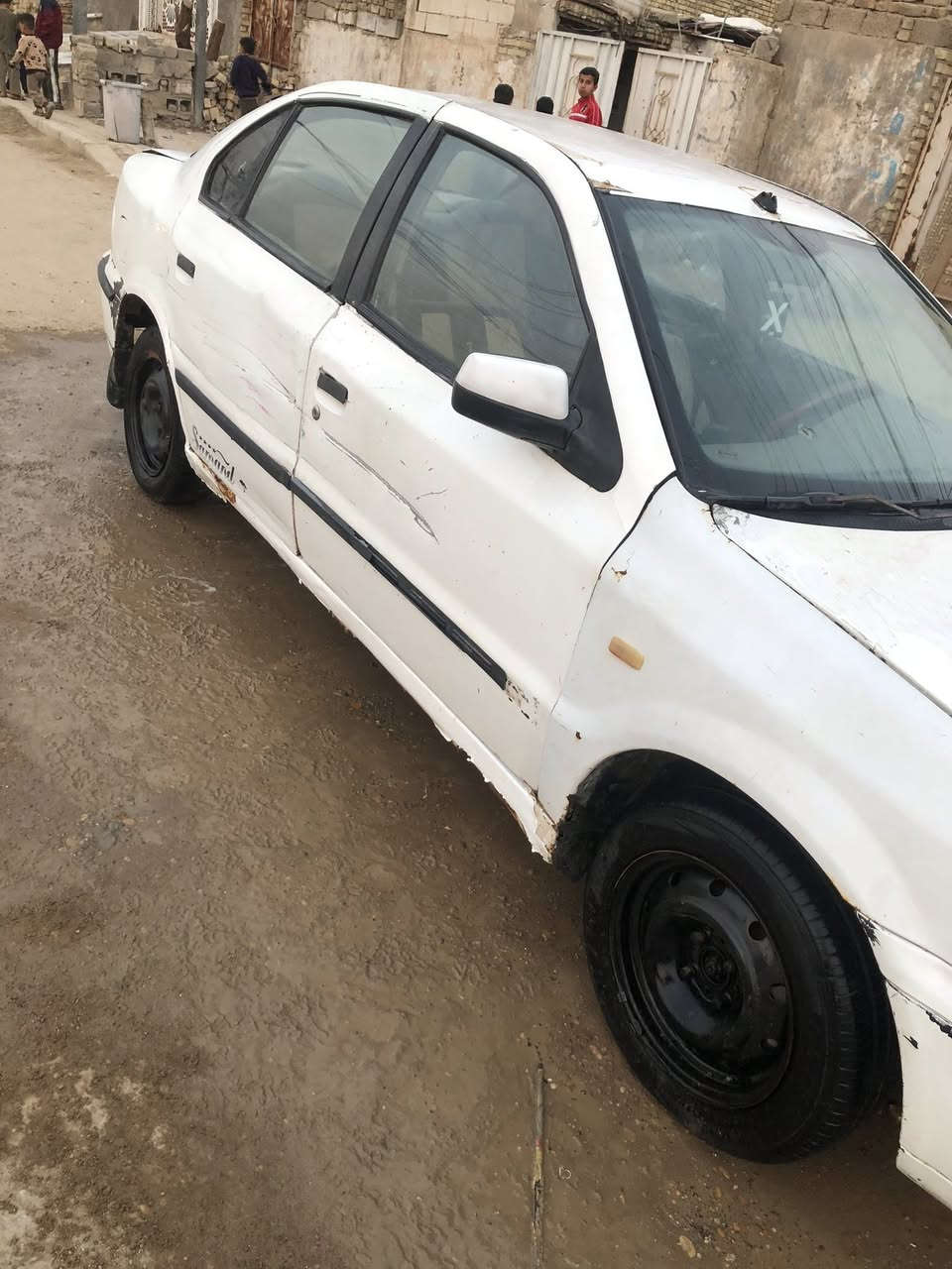 سلام عليكم شباب مسند بيضه للبيع هاي كبالم وشوفوها سعر١٦ورقه فقل وهاذ رقم***********
