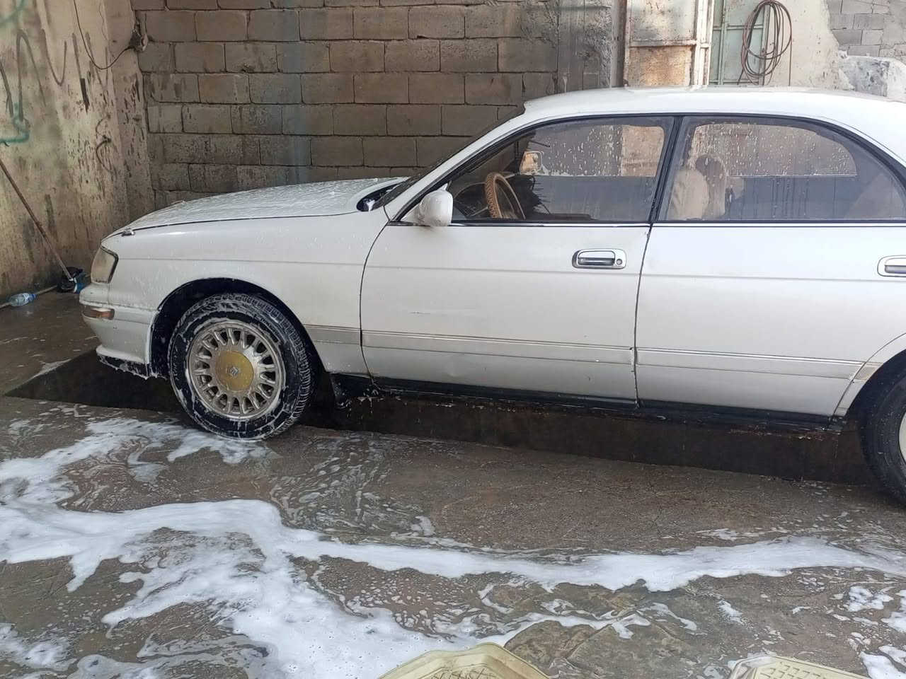 بطه 1993 متصل
سنويه جديده 2031 صارلهه10 ايام
رقم بصرة انكليزي 
السياره صاعده هزه جديده
فول مواصفات 
تبريد خلفي 
شاشه لمس
حداديه100/80
تخم تاير جديد 
السياره كلشي بيهه شغال
السعر 45$ وبيها مجال بسيط
للاستفسار ***********
