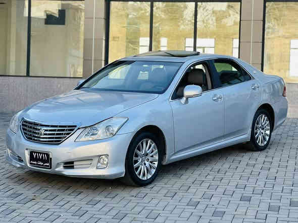 شاهینە بڕاوە .
2009حووتە
مەکینە 200  بێ دووکەڵ.
ناو کریمی  .
سڵایت 
ئاوێنە ئیشارەت
شاشەو کامێراو حاسە .
سووکان کارەبا .
کووشن کارەبا .
مەجمووعە سووکانی لێکزس .
تەقەو ڕەقەی نییە .
سەقفی زۆر جوانە .
داژبڵی جوانە شکاوی نییە 
 .ساردوو گەرمی بەسراوە .
برێکی بەسراوە .
کامل مەسرەف کراوە .
عەشیای سنووقی تیایە.
سعری 46گەڵاو مەجال .
قرچێکی  بچووکی هەیە لەپێشەوە
***********
***********سەیسایەق
