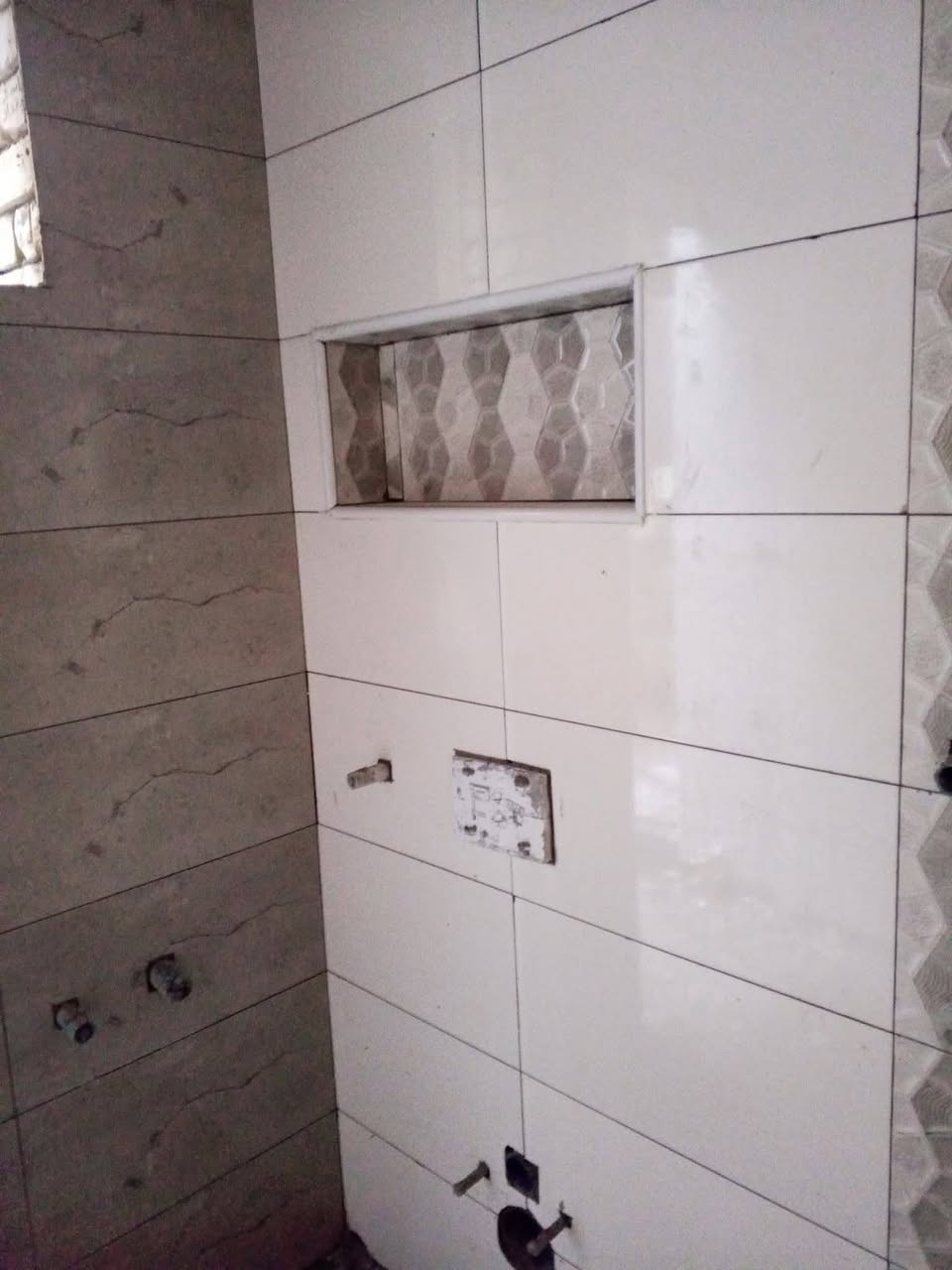 خلفه مصري لتركيب جميع انواع السيراميك ارضي جداري كاشي مرمر بايات شغل لليزر درجه اولي شغل بغداد فقط 
***********
