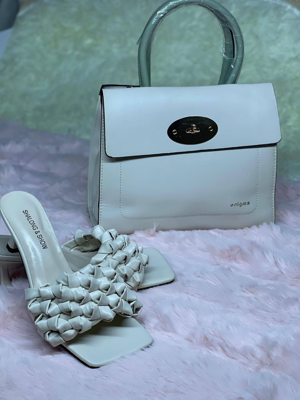 اخر قطعتين،حجم كبير  كوالتي عالي، كلش راقية باللبس 
سعر القطعة 15ثنينهن ب25
ملاحظة توصلج الجنطة اذا جانت غير مطابقة للمواصفات الي ذكرتهة رجعيهة 
#للحجز خاص


**إذا كنت صاحب هذا الإعلان وتريد حذفه لأي سبب، رجاءا أرسل رسالة إلى الدعم الفني**