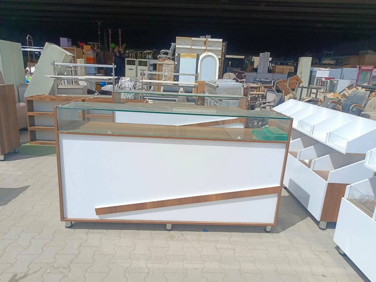 ميز خشب اندي اف الأصلي
فوك جام خانه مثل ماموضح بلصوره
بوفيه وجرار
قياس
ارتفاع 120
عرض ٢متر
عمض ٧٥
للستفساو الإتصال بالرقم ***********
بصره قضاء المدينه
