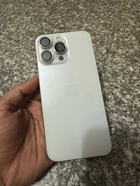 ايفون ١٥ برو ماكس • ٢٥٦ • بطارية ٨٧