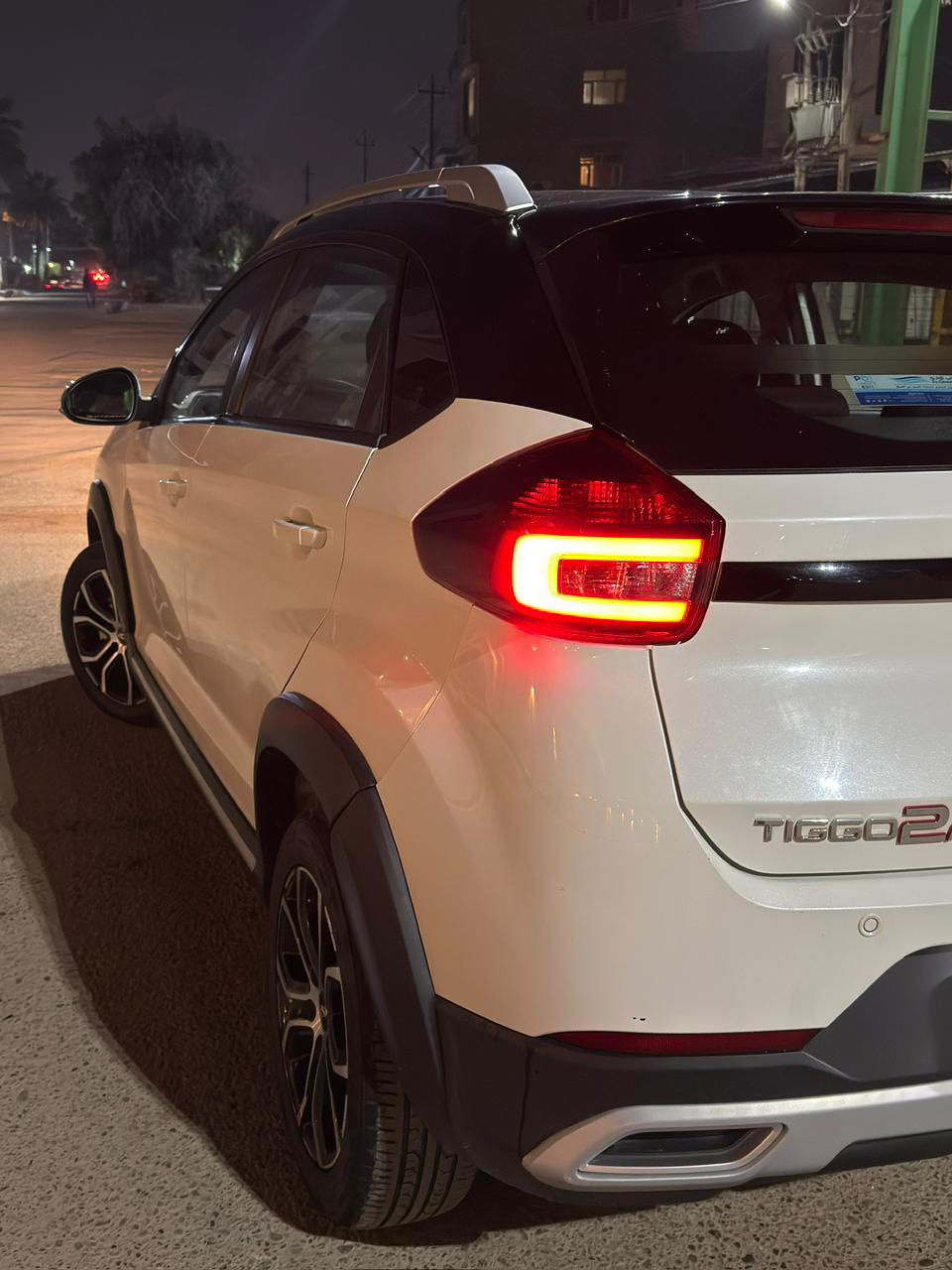 السلام عليكم
تيكو تو برو للبيع موديل 2022 ماشيه 62 الف السياره نضيفه ما بيهه اي نقص بيهه فقط بمقدمة البنيد معجون على كد شبر اثر طخه والثانيه هاي الطخه الي بالدعاميه موضحه بالصوره السياره رقم دهوك مكانهه بغداد سعرهه 110 وبيهه مجال 
اي استفسار على الرقم ***********
